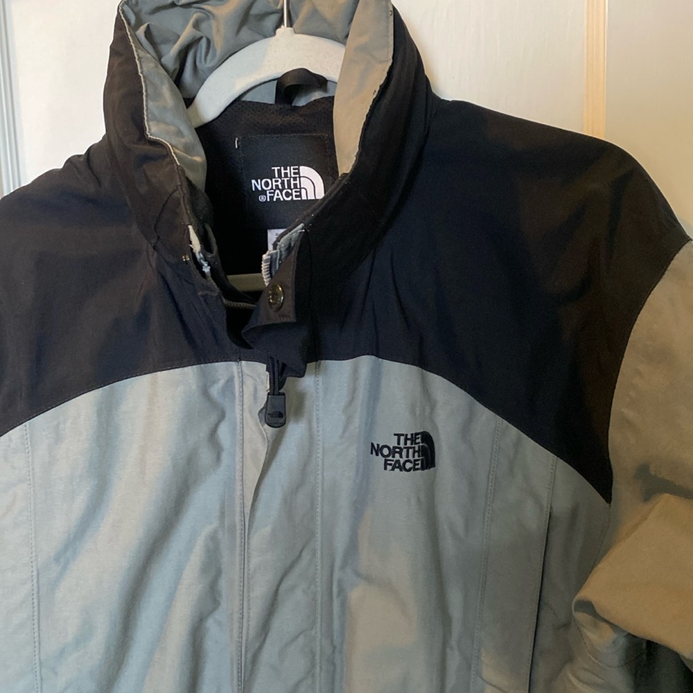 Men’s medium North Face coat/jacket